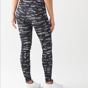 Lululemon Wonder Under size 4